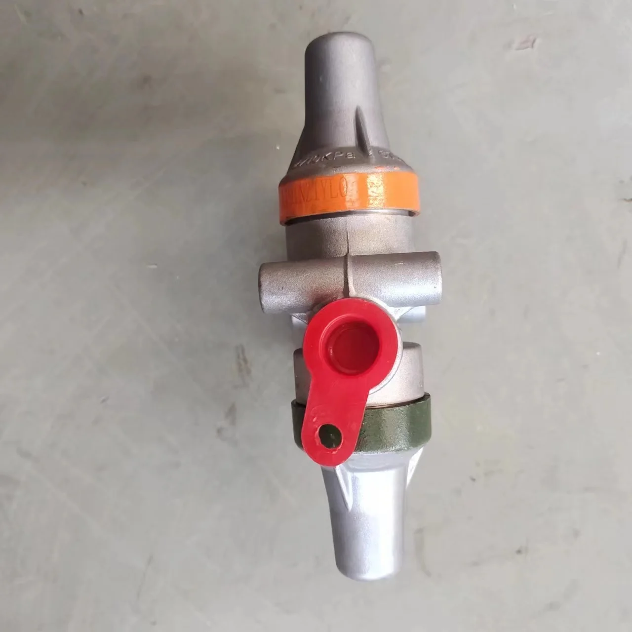 Double pressure regulating valve assembly for gas path of Fate 16-speed gearbox Air filter pressure regulating valve A-C03002-13