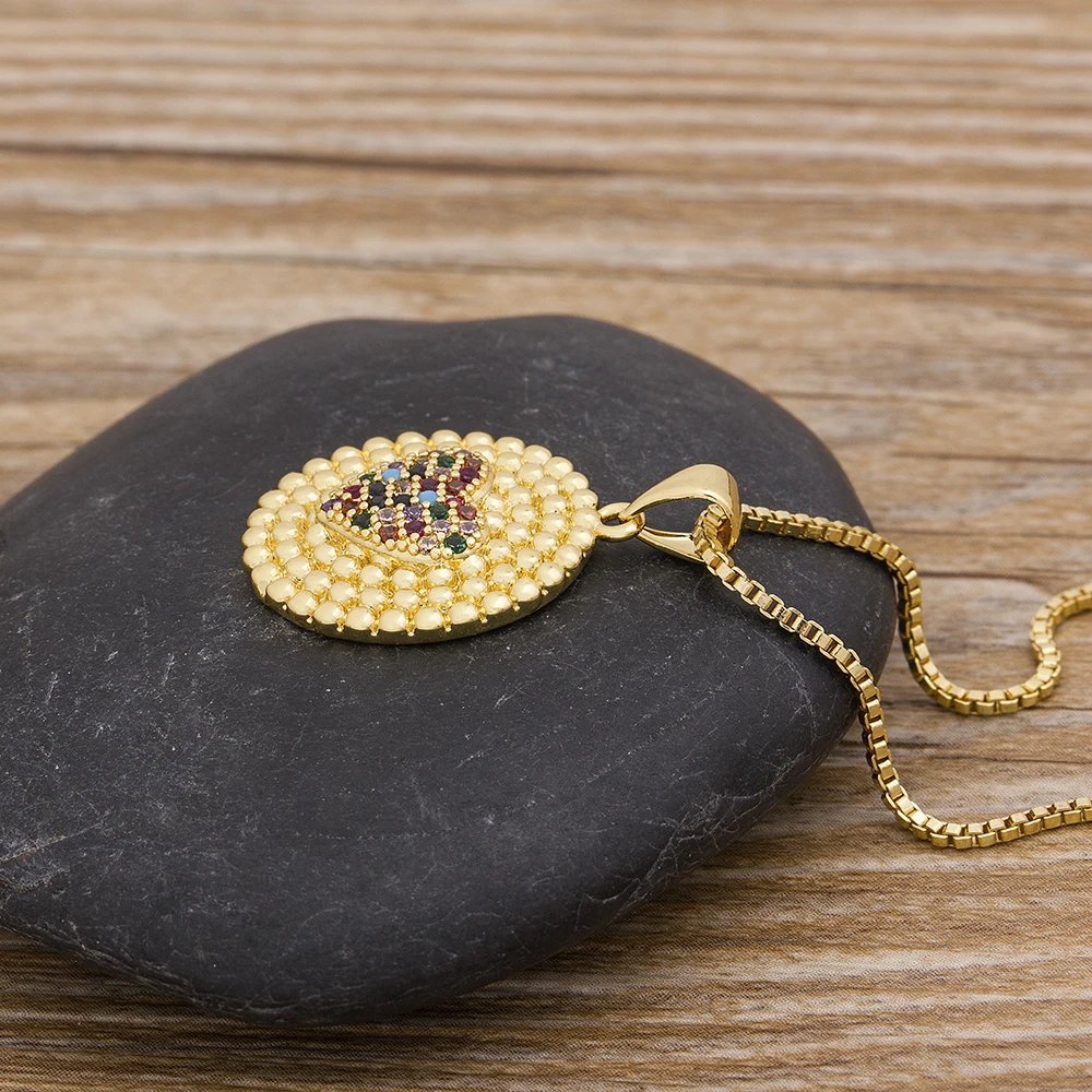 QIKU Romantic Heart Shape Colorful Zircon Women Copper Necklace Round Coin Pendant Jewelry Charm Gift Wholesale Price Daily Wear