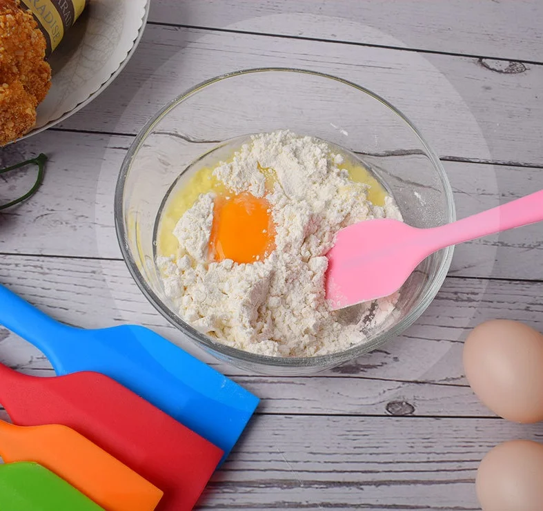 Small All-In-One Silicone Scraper Integrated Butter and Cake Cream Spatula Baking & Pastry Tool for Dough Usage