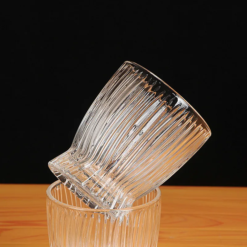 1.6L Clear Striped High Borosilicate Glass Water Pitcher With Lid and Spout Gift Box Glass Water Jug With 4pcs Glass Cups