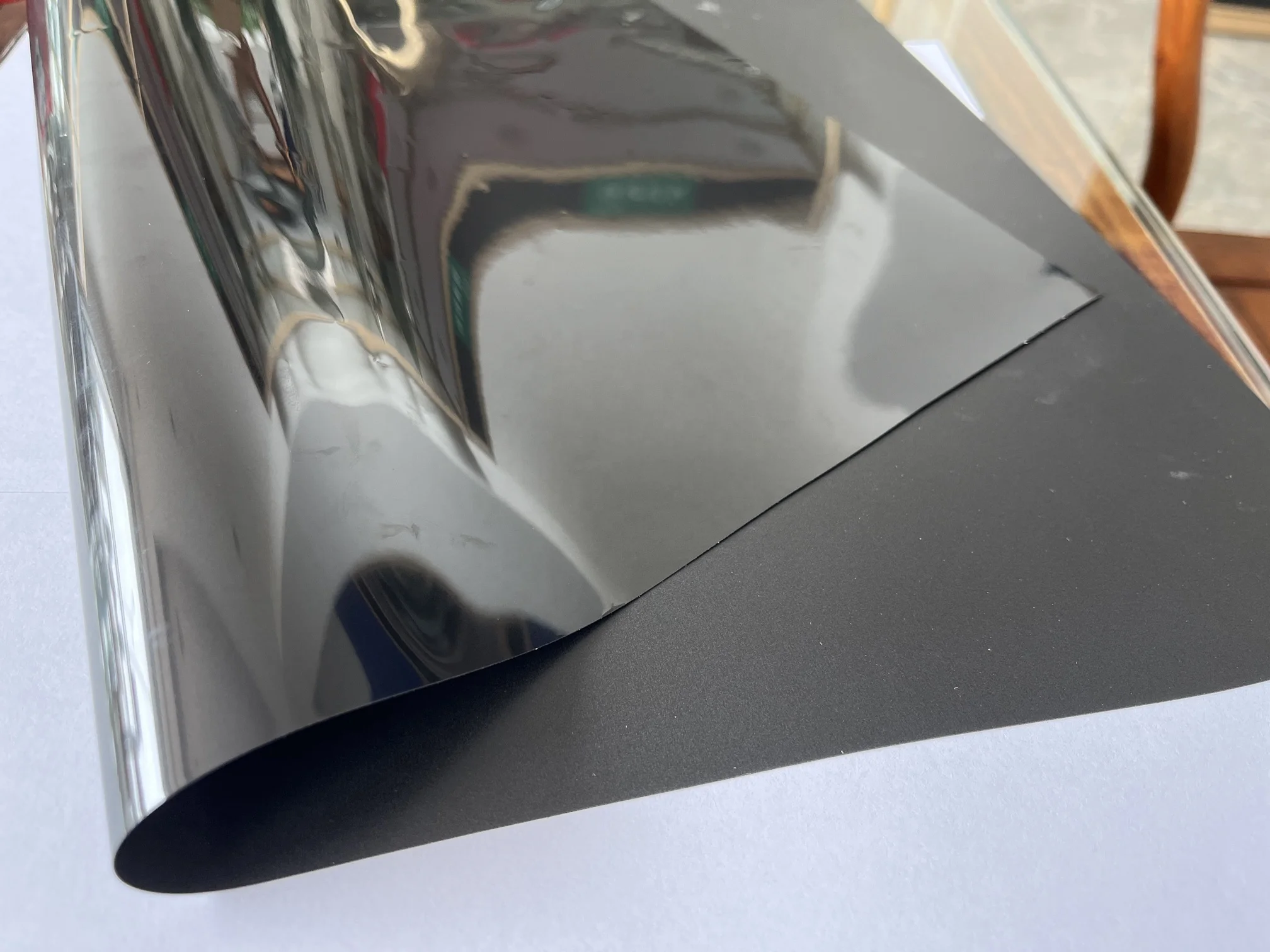 Прокладка из пенополиуретана Rogers Poron с двусторонней лентой Tes a/3 m используется для амортизации и звукопоглощения клавиатуры