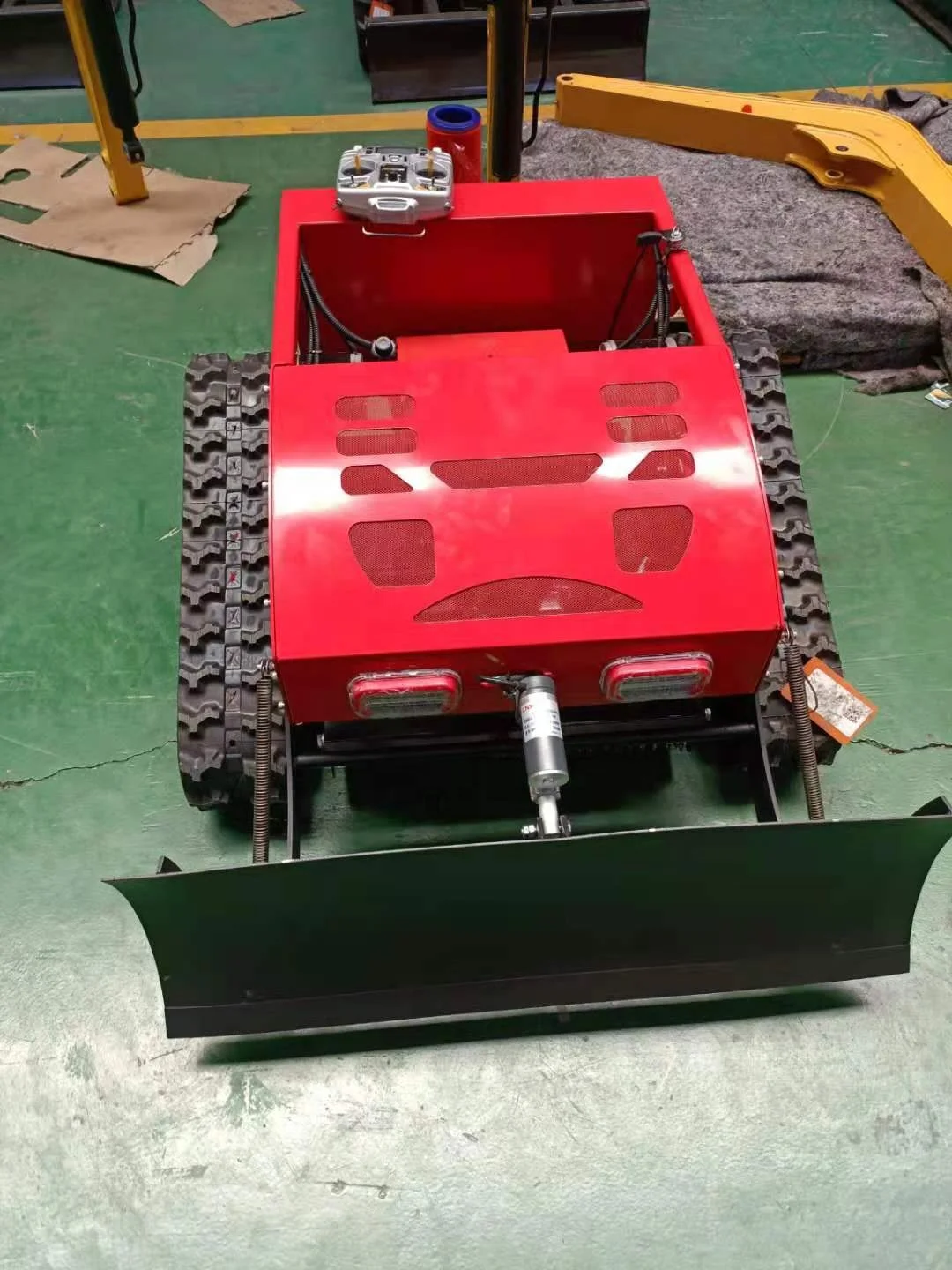 Professional grass Self propelled remote control electric lawn mower with the snow blade