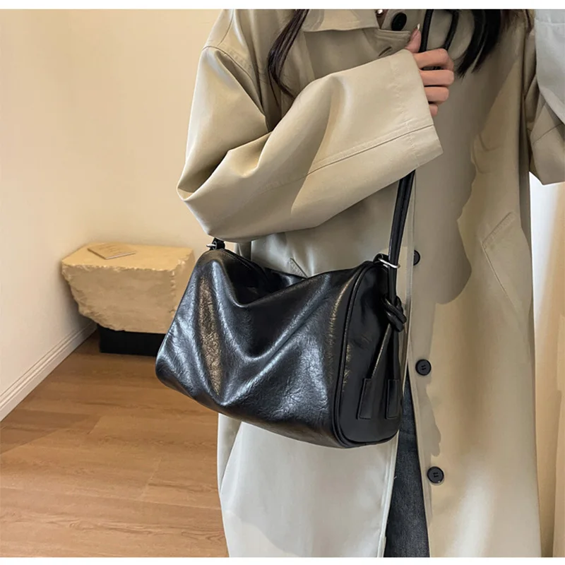 Fashion Women Personalized Shoulder Bag Girls Trendy Handbags Big Capacity Shoulder Bag