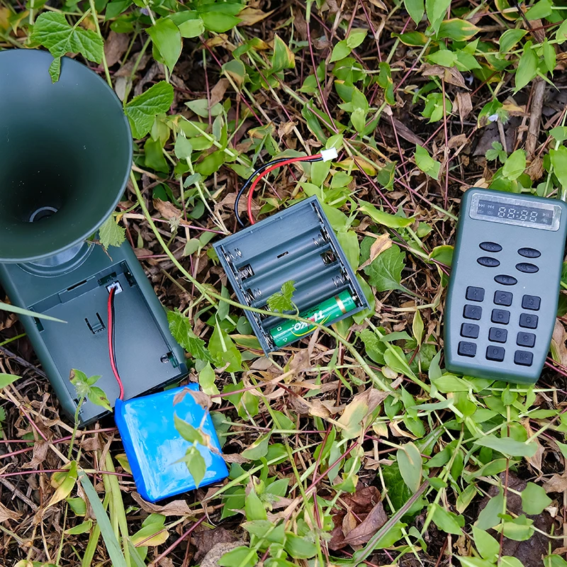 Special offer of hot selling Birds caller hunting bird mp3 player CP380 with 110 birds sounds remote control distance up to 200m