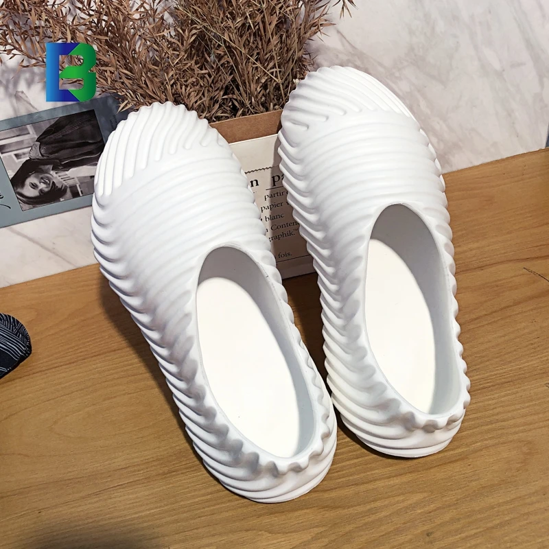 latest beach  sandal slide hole water shoes  slipper foam runner sport sandal Skeleton slippers foam runner men clogs