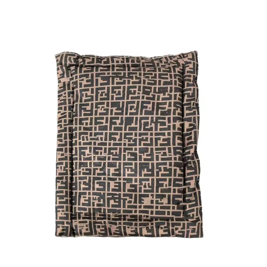 Warm Pet Mattress With Cotton In Winter Luxury Brand Classic Logo Dog Bed