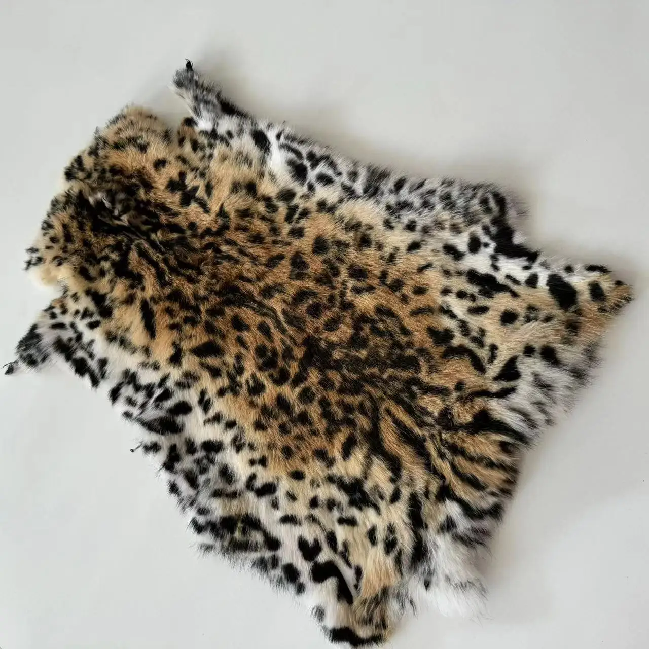 Factory price Wholesale Colorful  Rabbit Fur skin dyed color skin