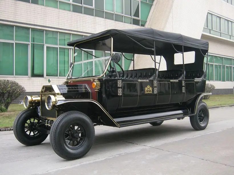 Исторический старинный автомобиль Ford Модель T для осмотра достопримечательностей