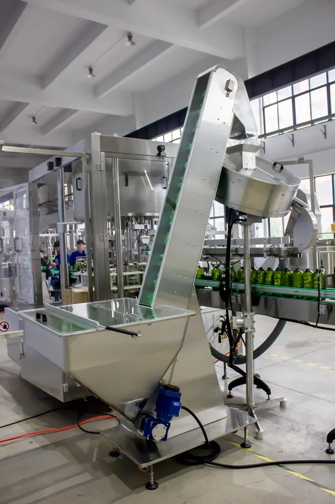 Automatic high speed capping machine for press-on, screw-on and pumps spray, dispenser and trigger