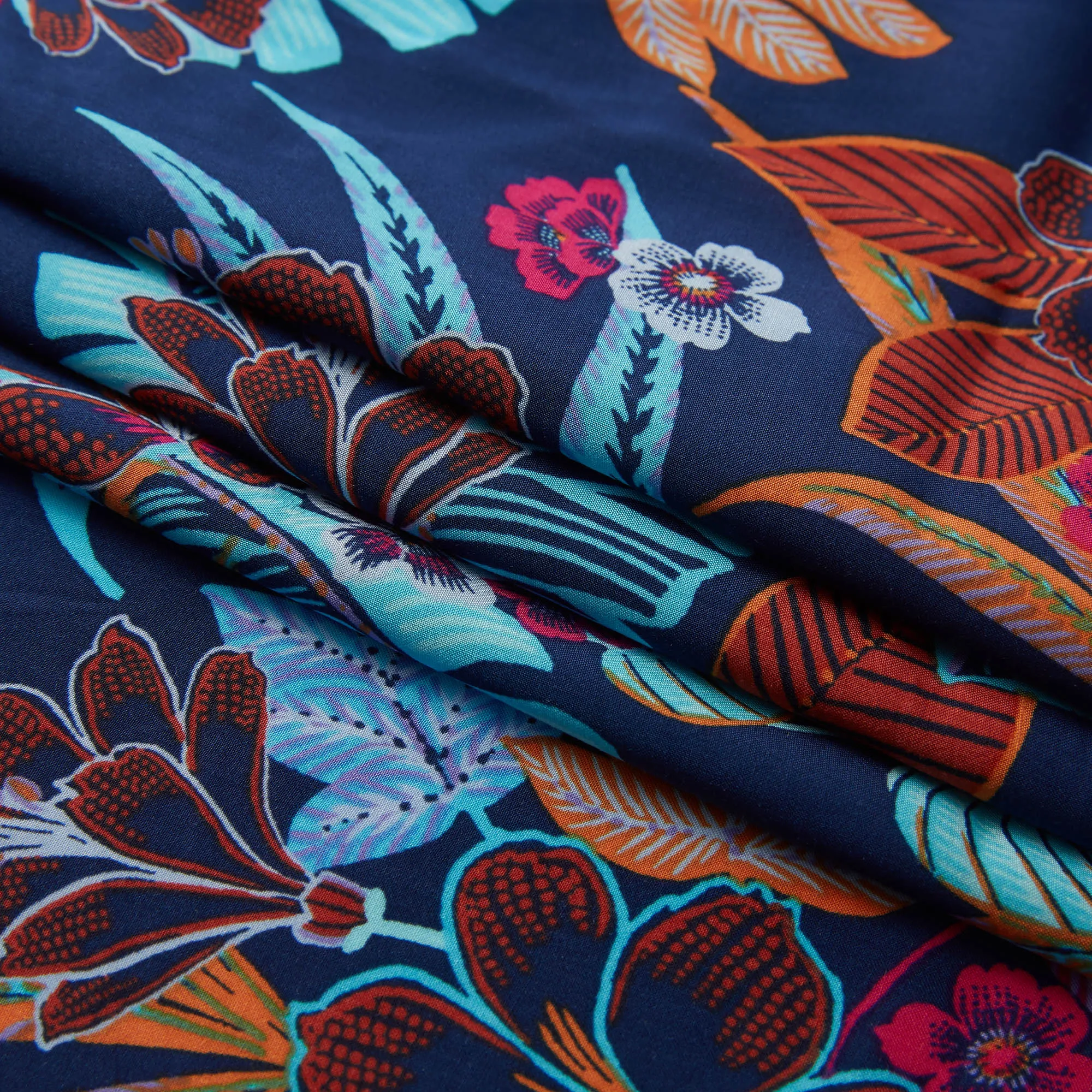 New design beautiful rayon woven digital print 100% rayon fabric stock lot for women dress