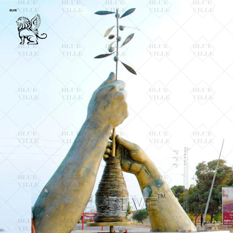 BLVE Large Size Outdoor Decoration Casting Metal Copper Brass Statues Bronze Hand Sculpture For Garden