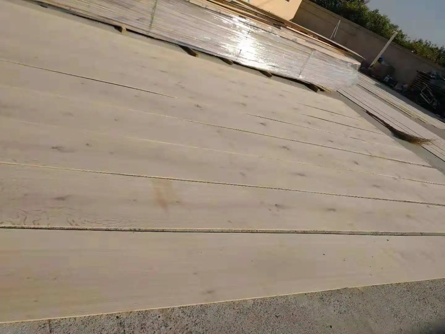 Three Layer & Multi Layer European Oak Wood Very Big Size Wood Flooring Wide Board Plank Flooring