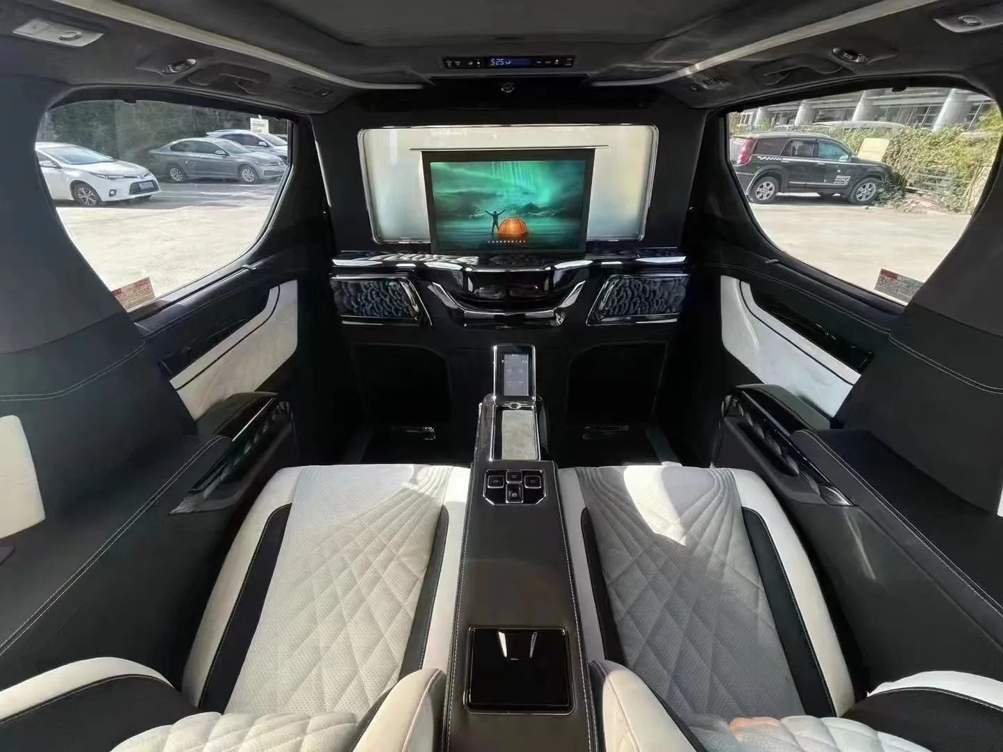 super Luxury modified four-seat alphard, Swan alphard four-seat stunning vehicle kit.with car TV console Lifting TV