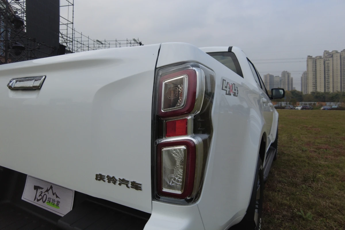 qingling isuzu T30 explorer 3.0L diesel 4x4 4wd  manual shift gear box isuzu pick up