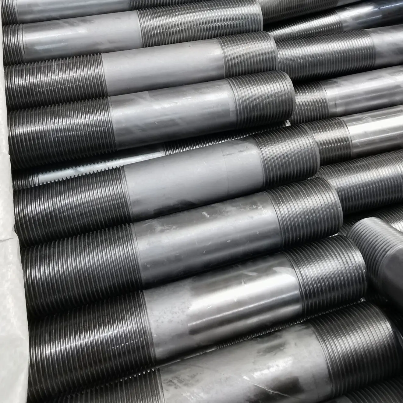 Black double end Thread rod - a320 L7 L43 L71 A193 B7 B16 Stud bolt C/W hex nuts 2H a320 Gr7M ceramic PTFE