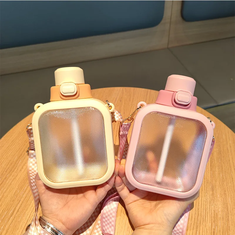 Hot Sale 700ml Creative Cute Square Plastic Sports Water Bottle For Kid Student Girl With Back Strap And Lid