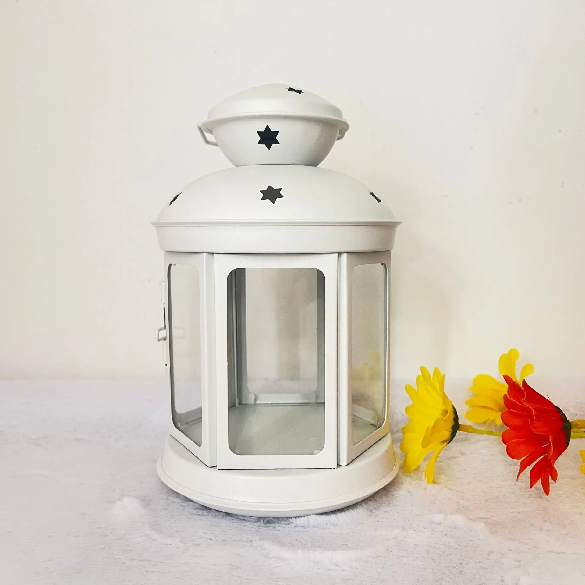 Wholesale Colorful Metal and Glass Hanging Lantern Outdoor Lamps and Lanterns Star Shape Lantern for Indoor and Outdoor Decor