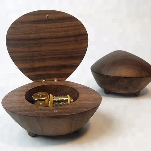 High quality walnut music box beautiful and exquisite gifts can be used as home decoration