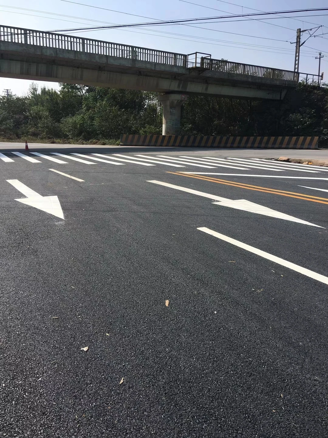 Factory Direct Offer Guangzhou TOP WAY TRAFFIC Hot melt road marking paint