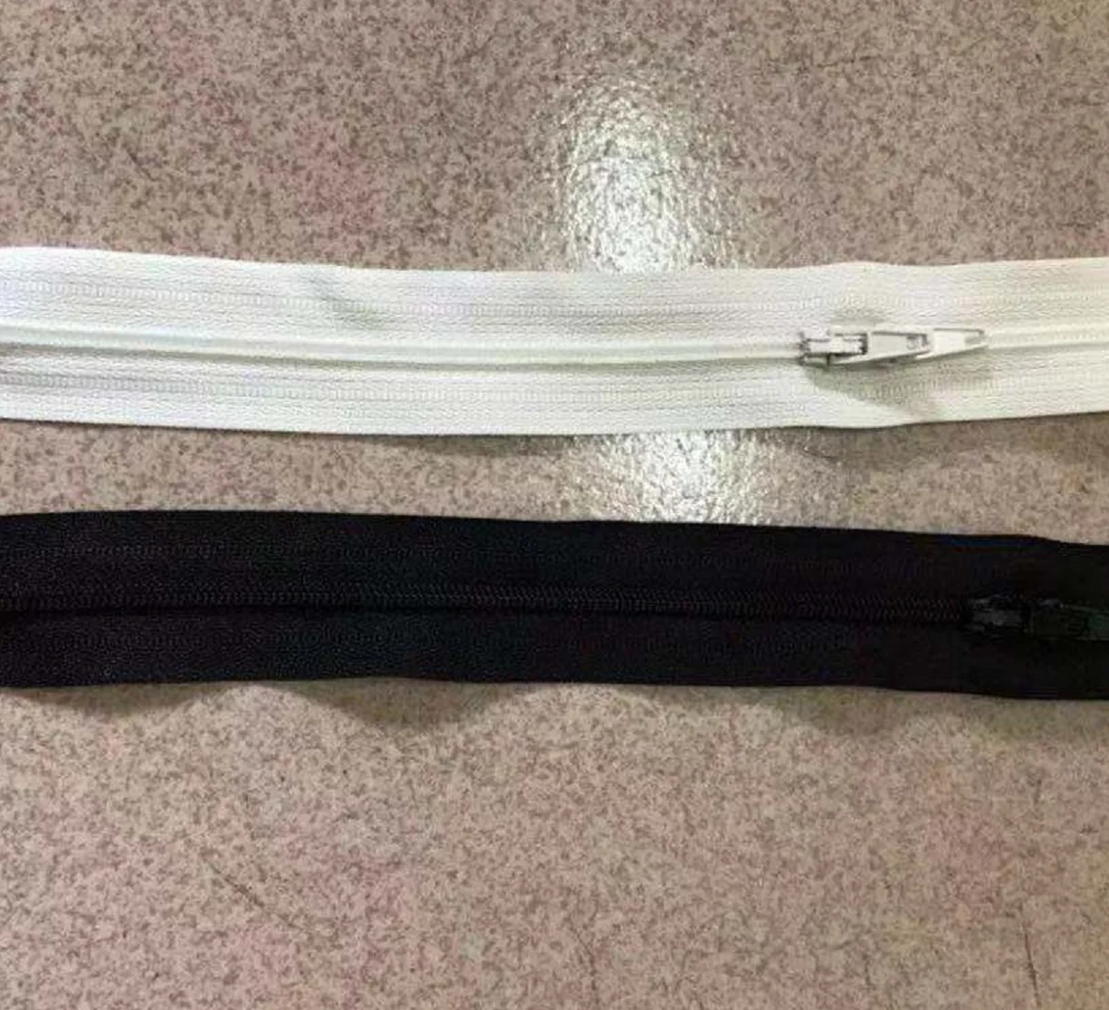 2-сторонняя молния No.3 пластиковыми зубчиками