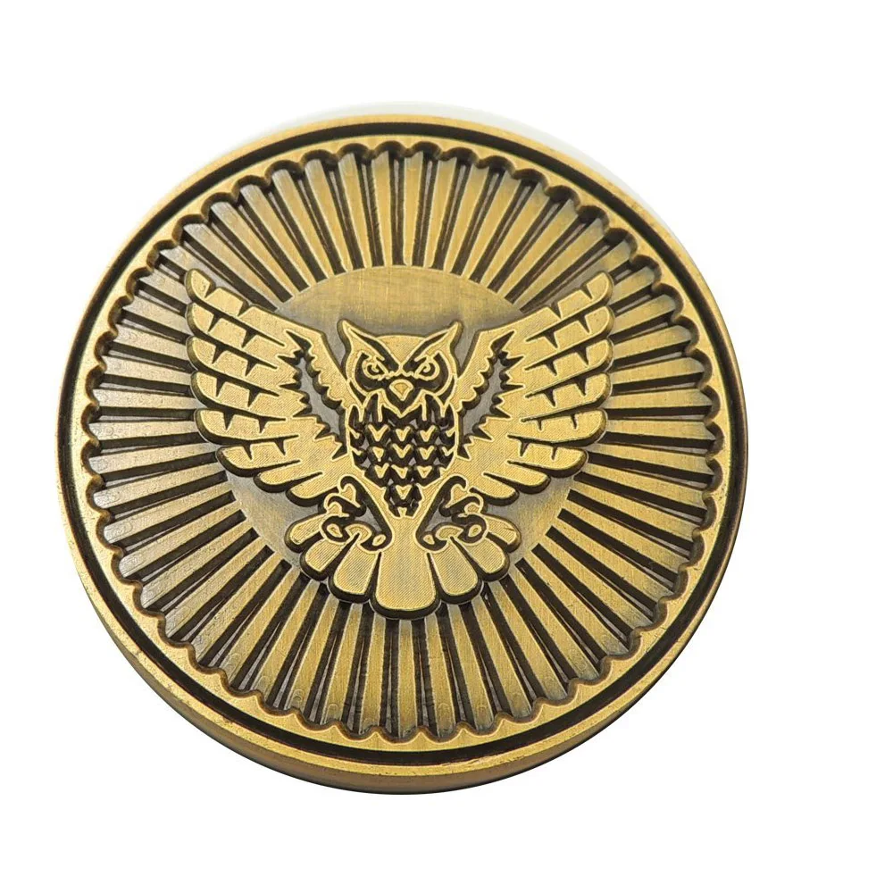 
 Дизайнерская памятная золотая металлическая монета с изображением рыцаря орела  