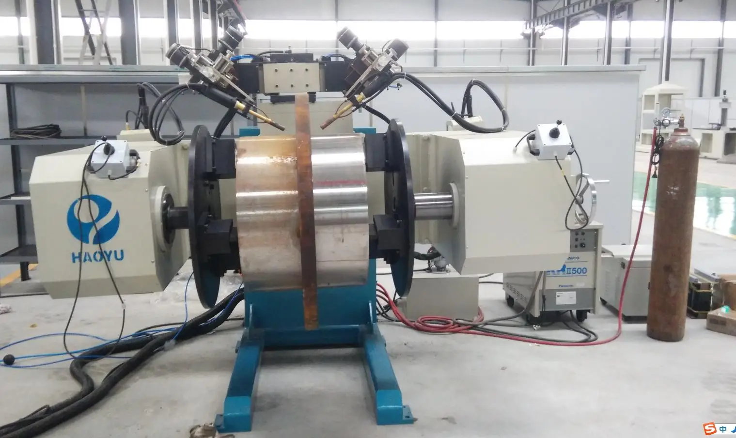 Automatic excavator track idler repair welding machine surface overlay welding machine