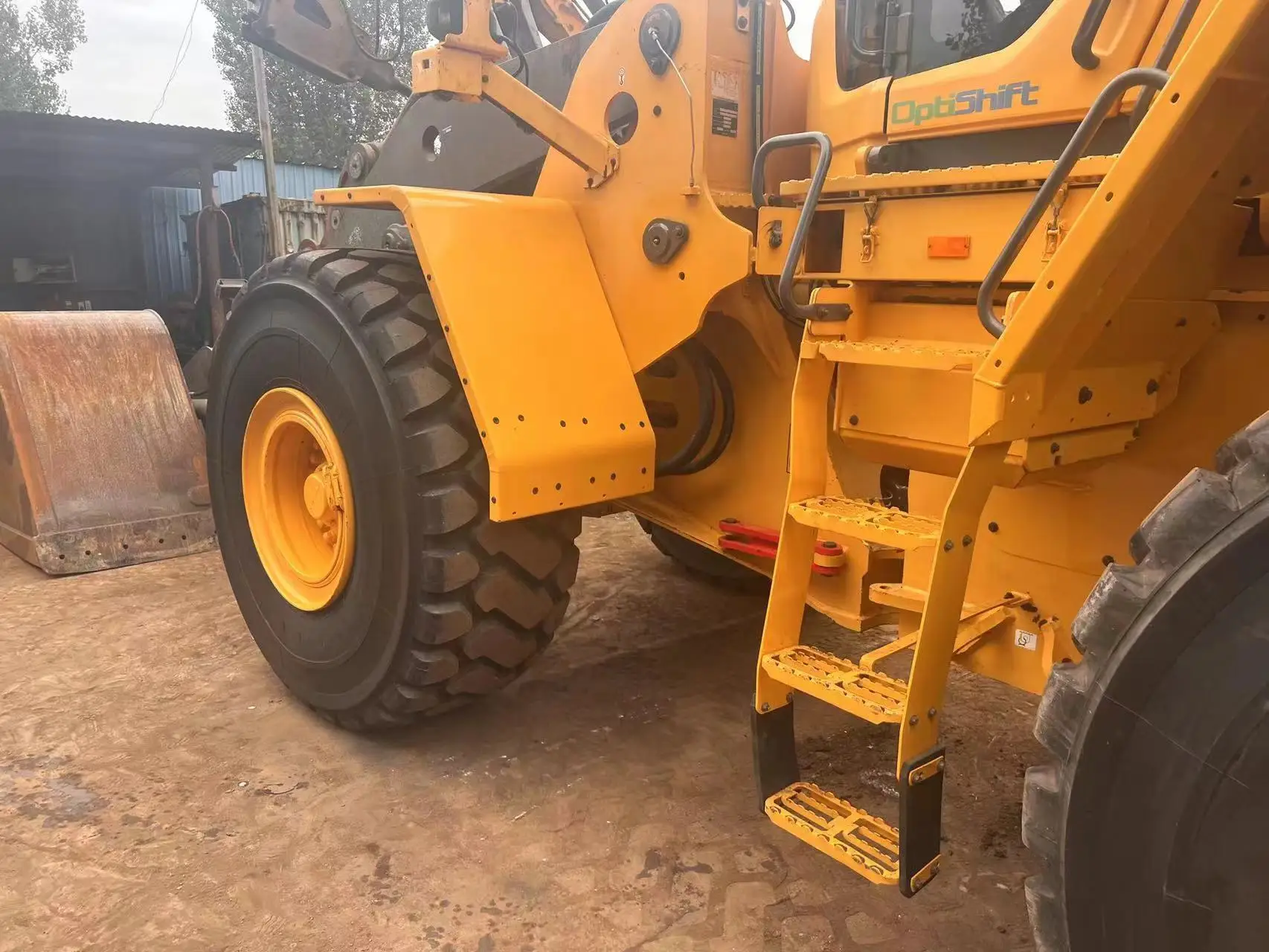Высокопроизводительный использованный колесный погрузчик volvo L180H для горных работ