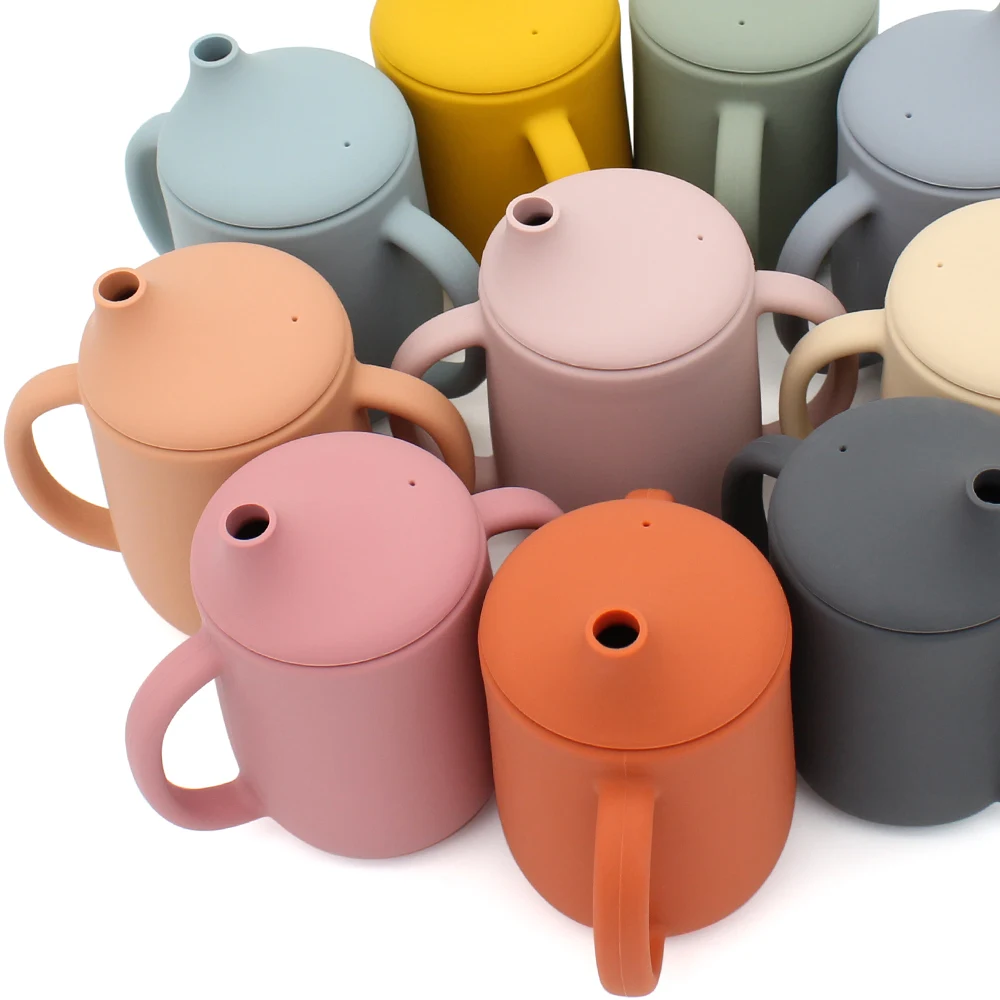 Hot Selling Silicone Baby Straw Mug Easily Cleaned Silicone Training Cup BPA Free Silicone Drinking Cup with Lid