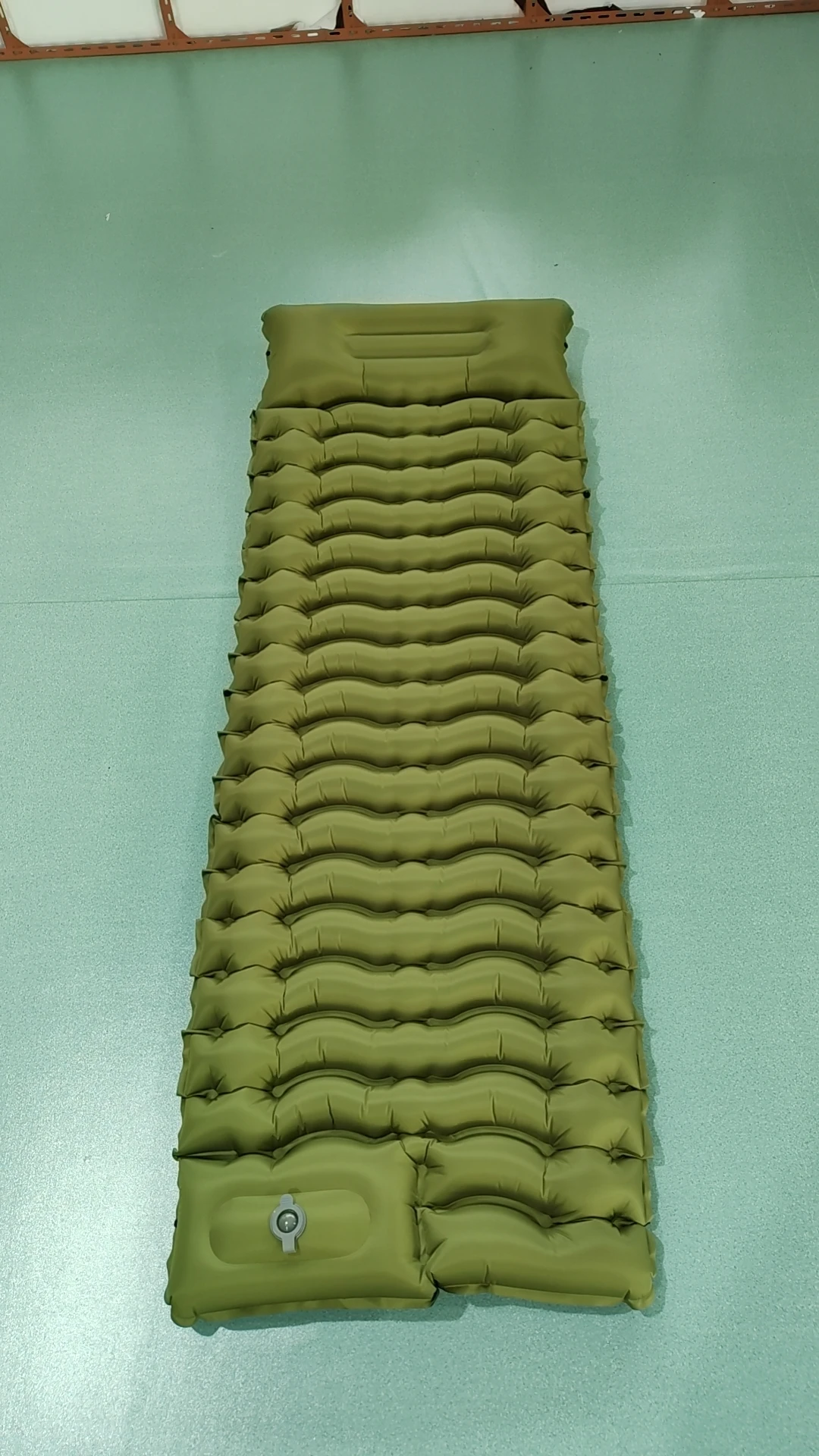 Camping Sleeping Pad, Ultralight Camping Mat with Pillow Built-in Foot Pump Inflatable Sleeping Pads Compact for Camping