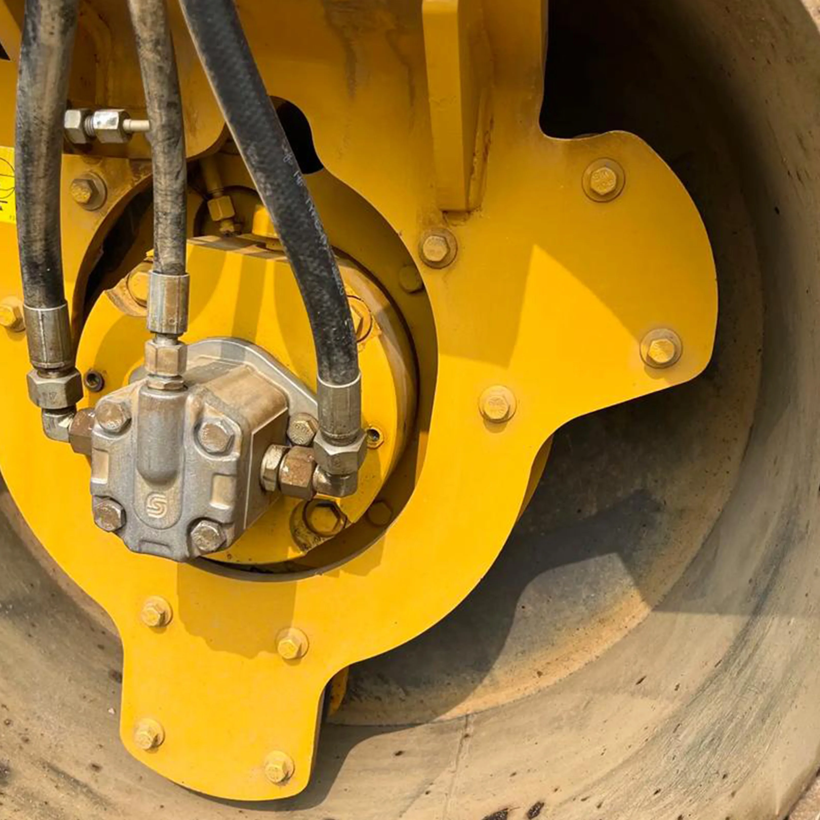 Versatile Hydraulic Road Roller Suitable for a Wide Range of Construction Projects from Small Scale to Large Scale Road Roller