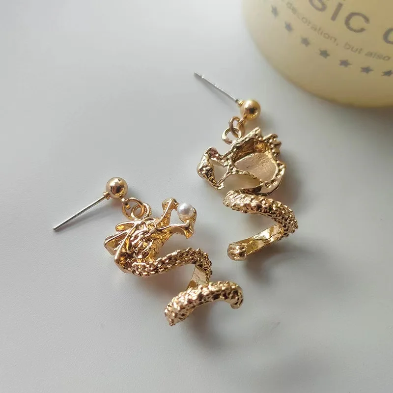 2022 Unique Designed 18K Solid Gold Pearl Natural Traditional Dragon Design Earrings Customized Jewelry for Women Girl for Gift