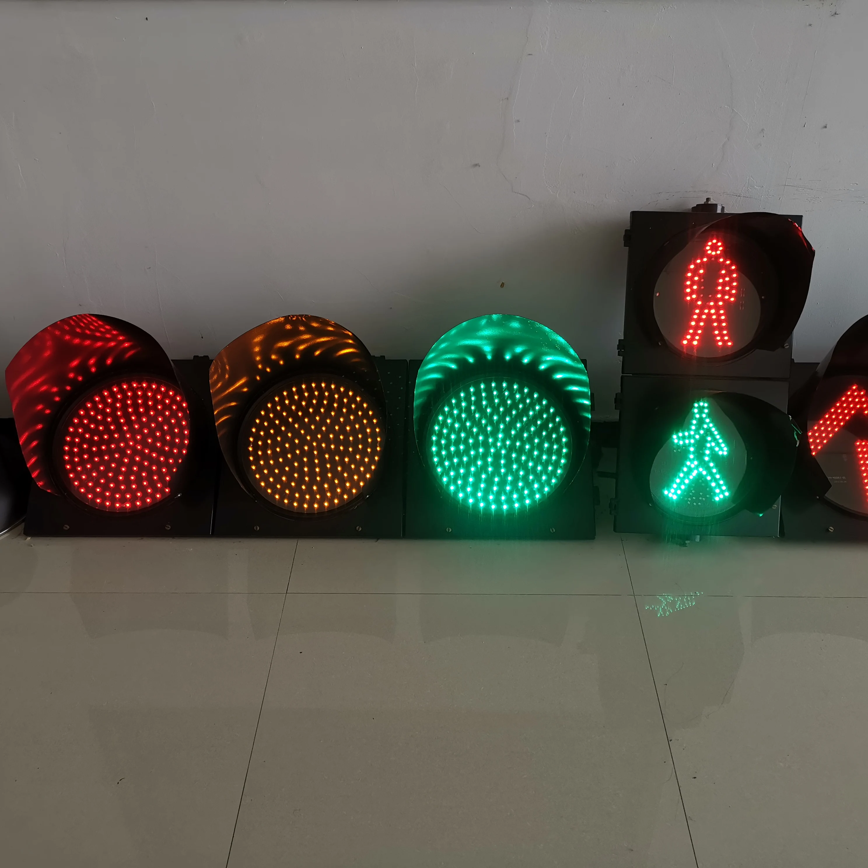 Factory High Quality Aluminum LED Solar Traffic Signal Light Warning Lamp