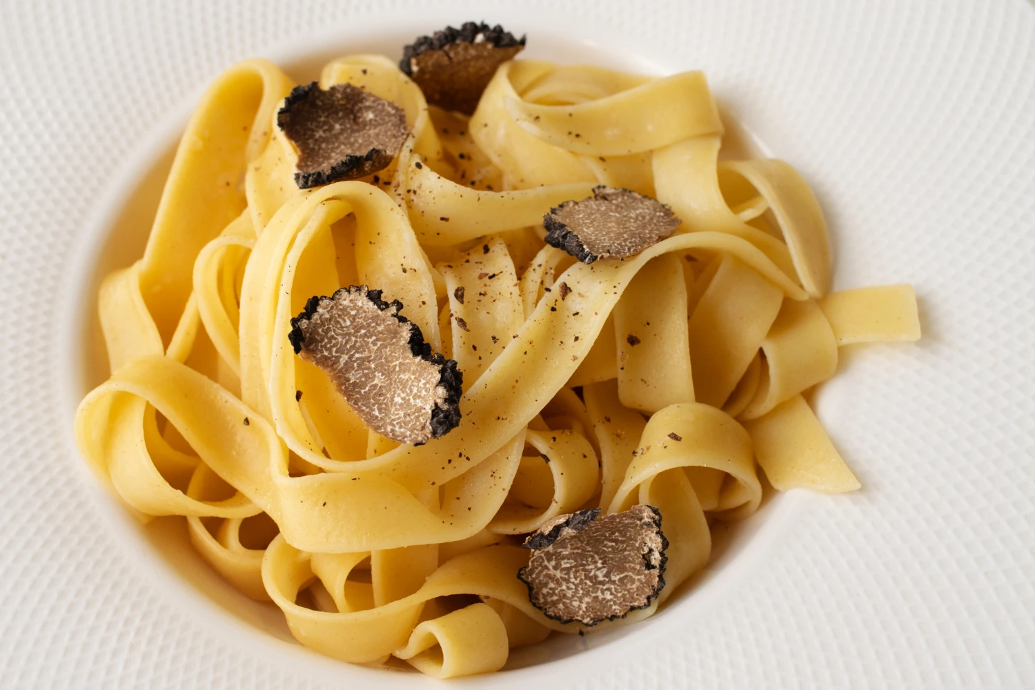Luxurious Italian Experience - 200g Sun-Dried Tomato Cream With Black Truffle In Glass Jar | A Rich Italian Gourmet Experience