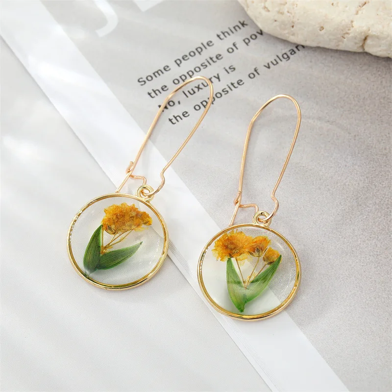 2023 Bohemian vintage creative round drop glue dried flower simple personality earring for lady