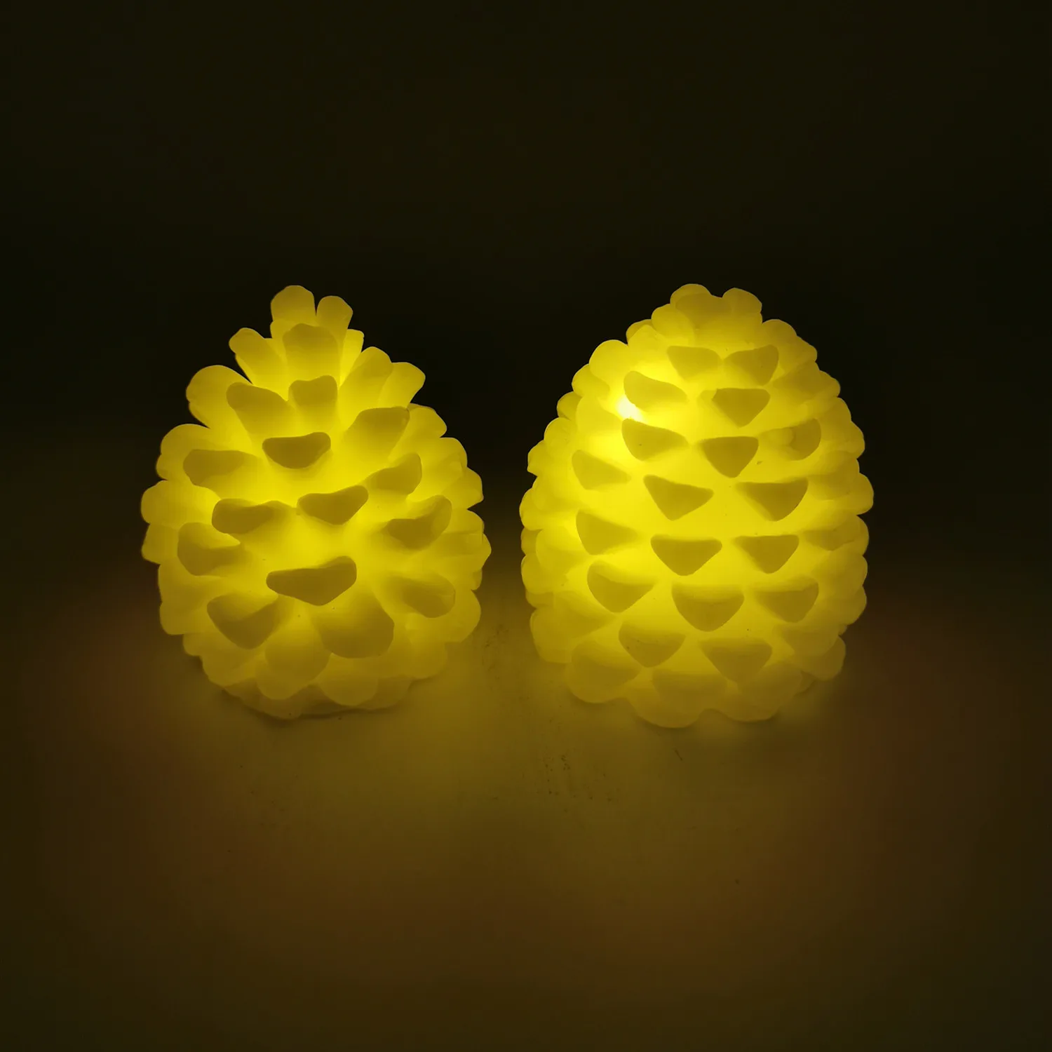 White Battery Operated LED Flameless  Lighted Flickering Pine Cone  Candle  ues for Christmas