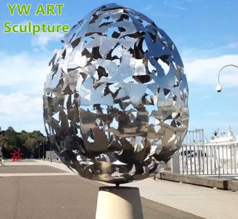 Mirror pattern Stainless Steel Ball Sculpture Polished Metal Hollow Sphere For Garden