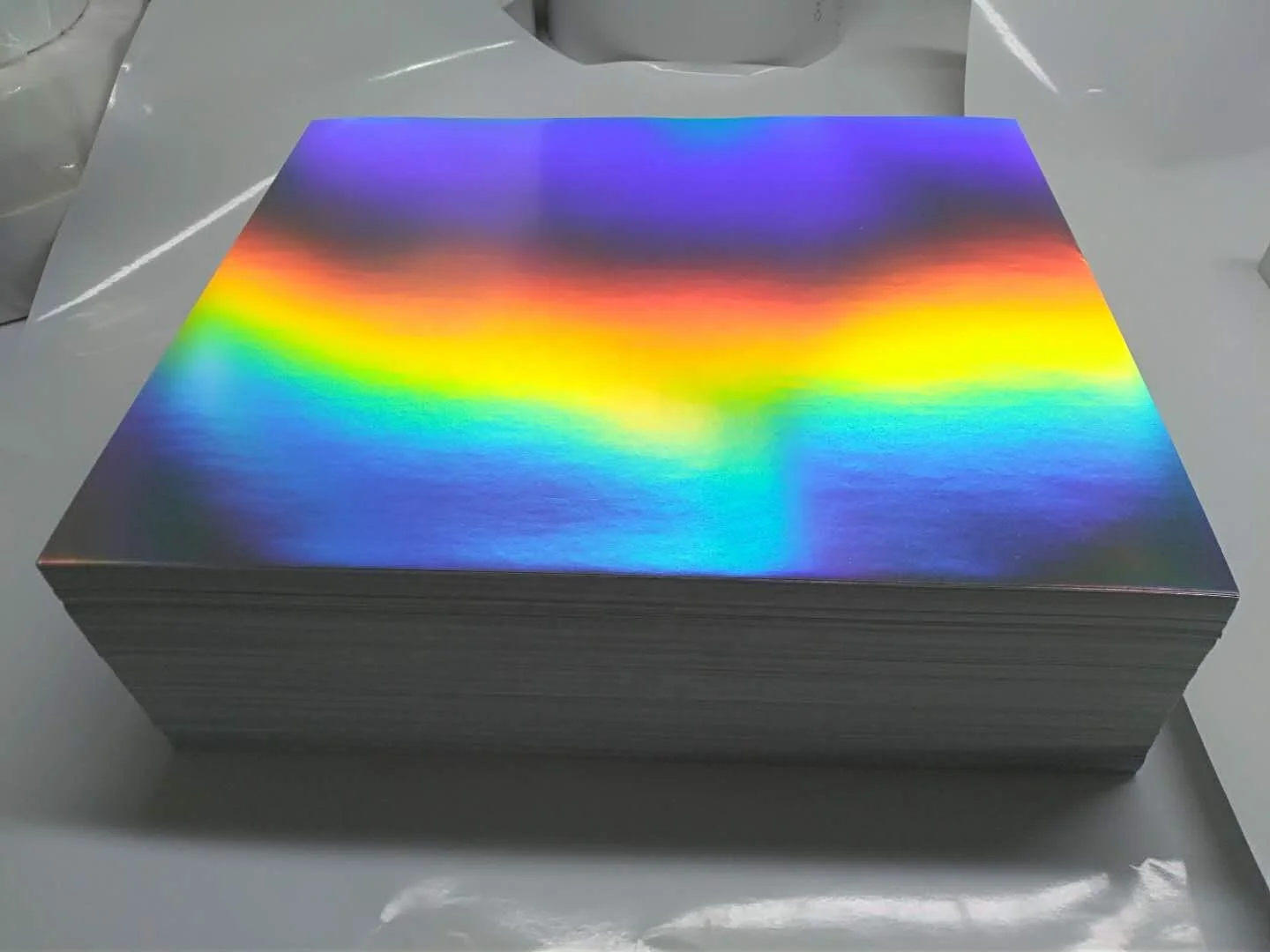 Hot Sale New Products Of Plain Hologram A4 Blank Adhesive Destructible Vinyl Eggshell Sticker Paper Sheets For Laser Printer