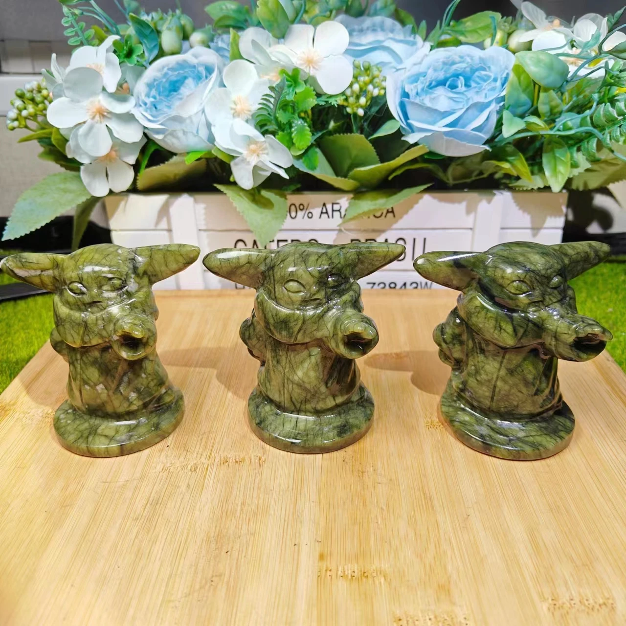 High Quality Wholesale Hand Carved Natural Crystal Xiuyu Jade Carving For Home Decoration