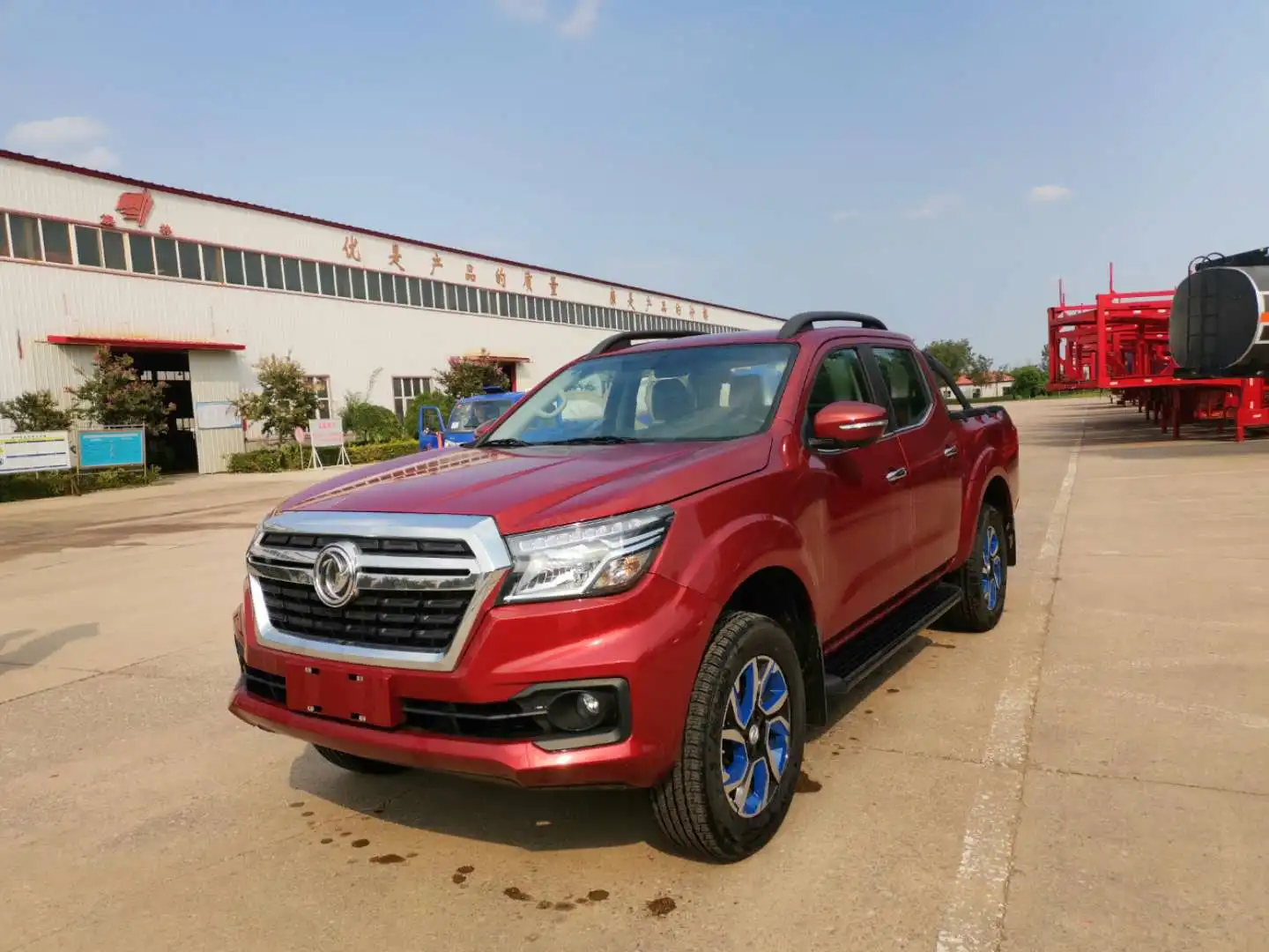  Автопикап бренда Dongfeng с ручным блоком и полным