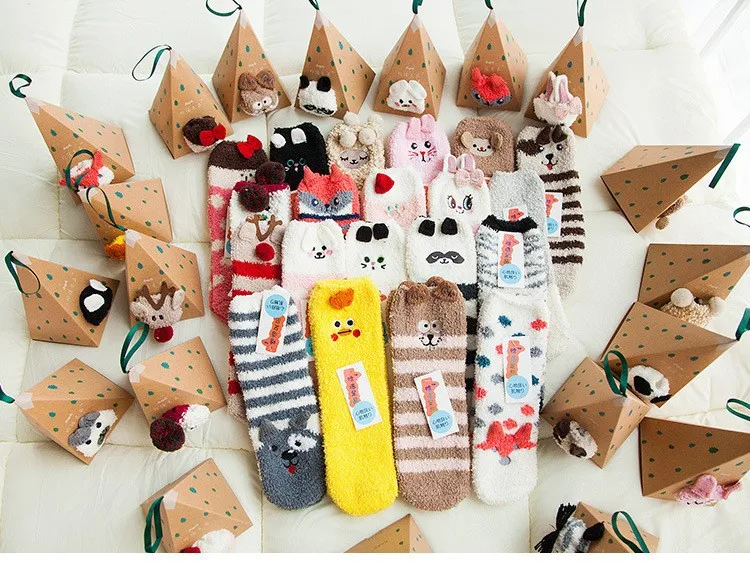 Wholesale Christmas Socks 2021 Winter Funny Holiday Gift Box Christmas Gift Socks Fluffy Women Christmas Fuzzy Socks