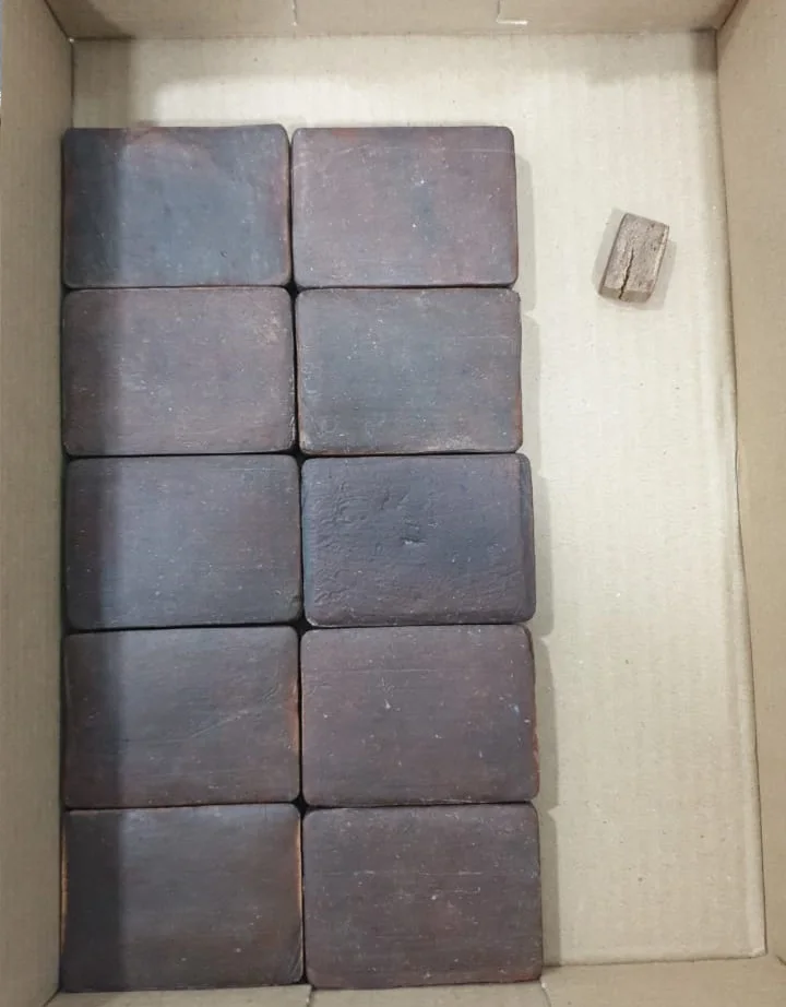 Malaysia Jamaican Black Gambir Stone External Used Natural Herbal Product Dried and Aged for Long Period