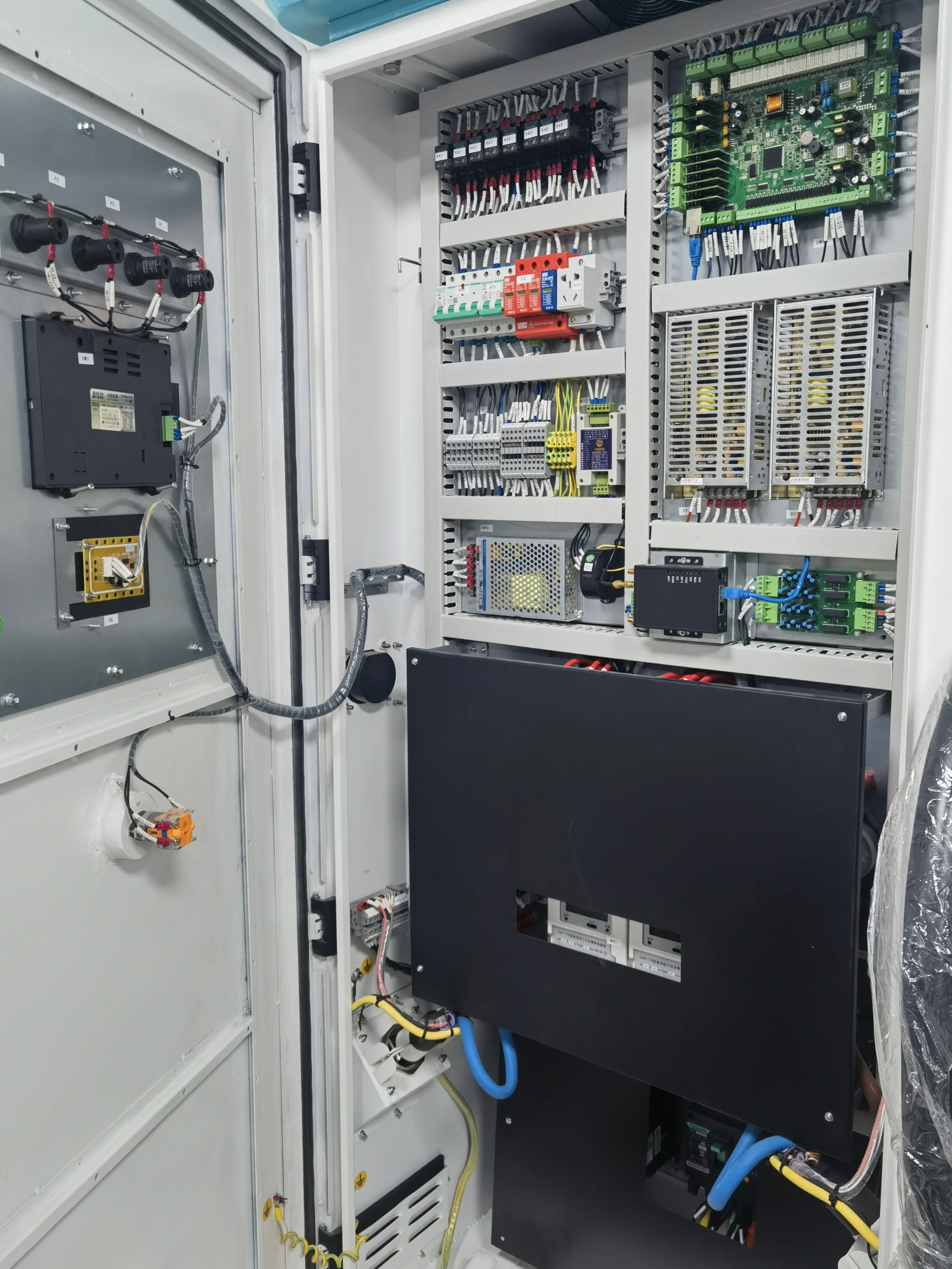 KIWI, публичные коммерческие станции быстрой зарядки постоянного тока, лучшая проектная компания ЕС, 180 кВт, 240 кВт, смарт-зарядное устройство EV