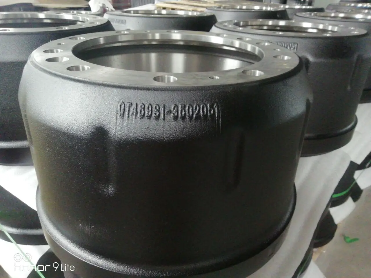 
OEM 3054230401 Heavy Duty European Truck Brake System Actros Truck Rear Brake Drum 