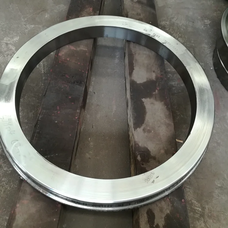 Resilient railway wheels and tyres for light rail vehicles and street car