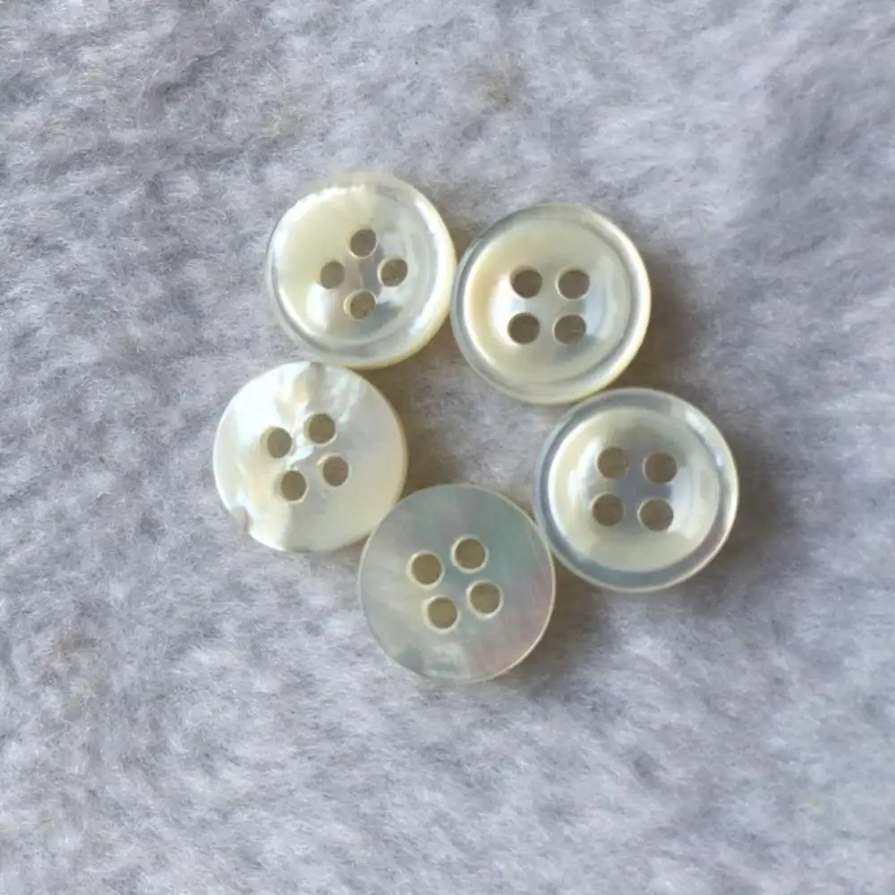 4 Holes Fashionable Round Natural 18L White Mother Of Pearl Shell Buttons  For Shirts