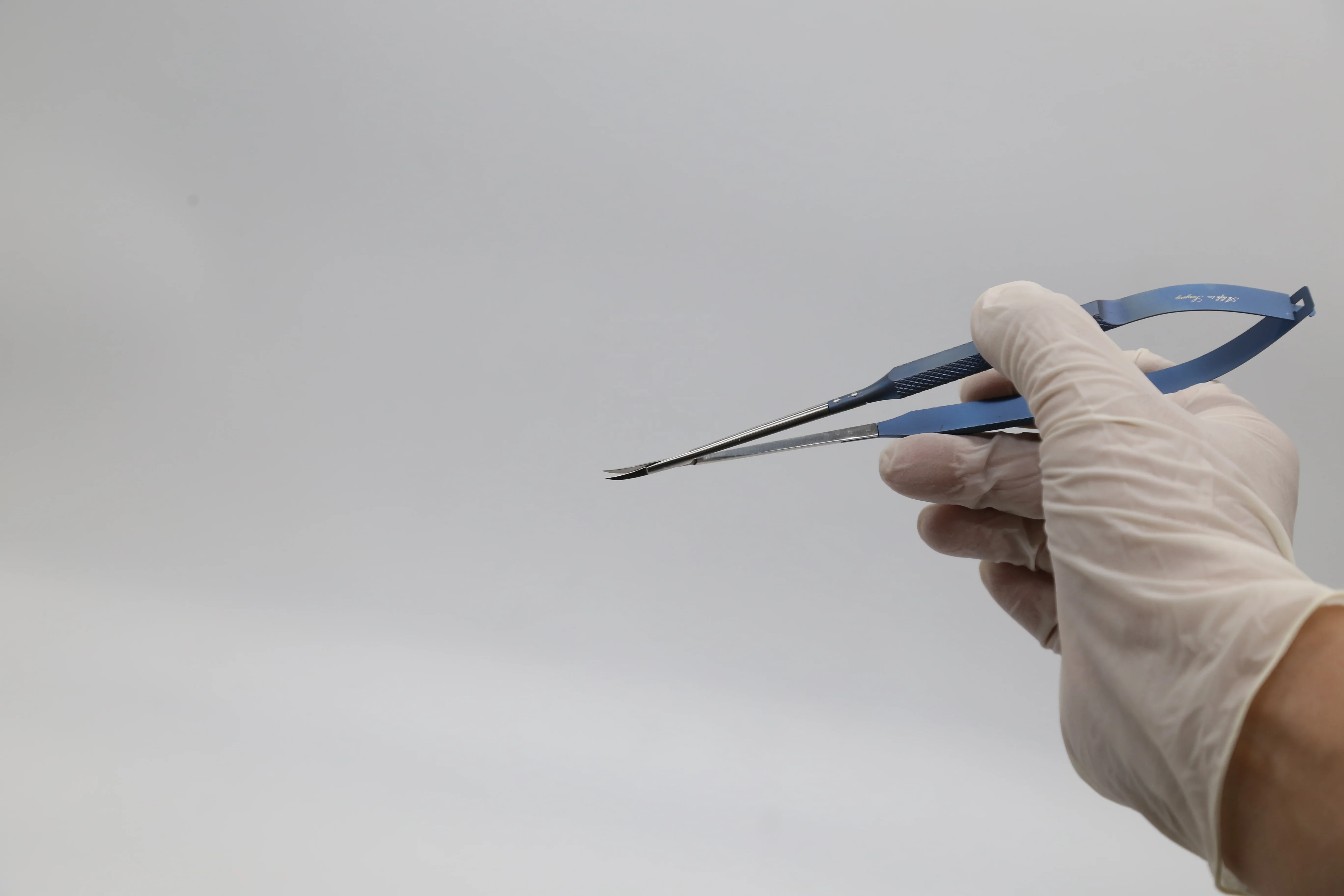 HOTRY Neurosurgery Shallow Shark Micro Scissors Right Curved Stainless steel titanium alloy splicing