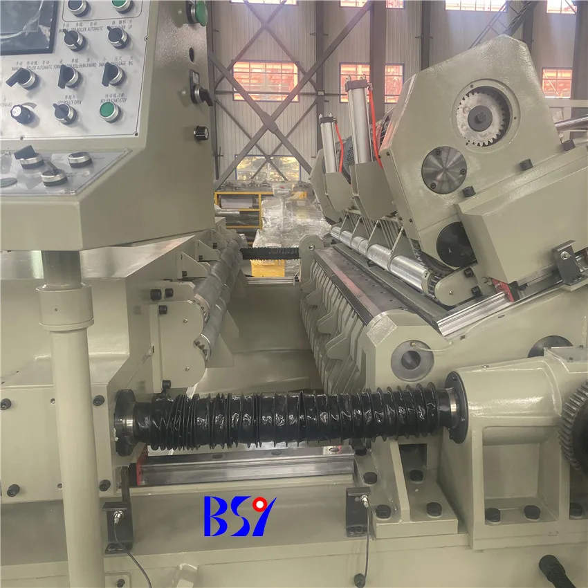 Automatic SLK2600/5F veneer rotary peeling lathe with press bar/10feet wood log debarking and peeling machinery
