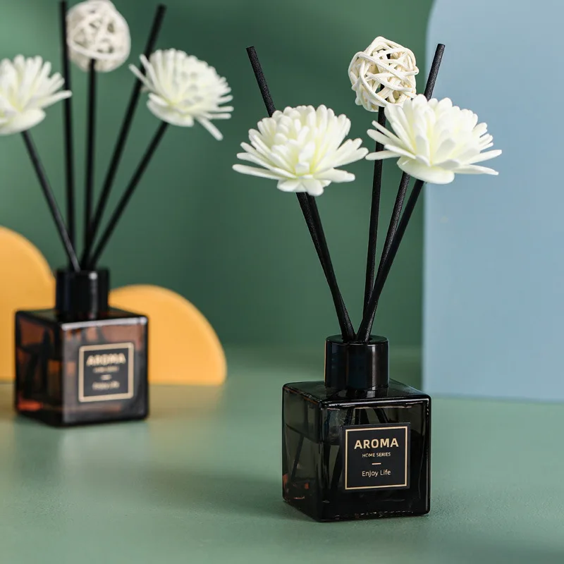Wholesale 50ml Flameless Aroma Square Bottle Reed Diffuser Set Cheap Flower Glass Essential Oil Diffuser