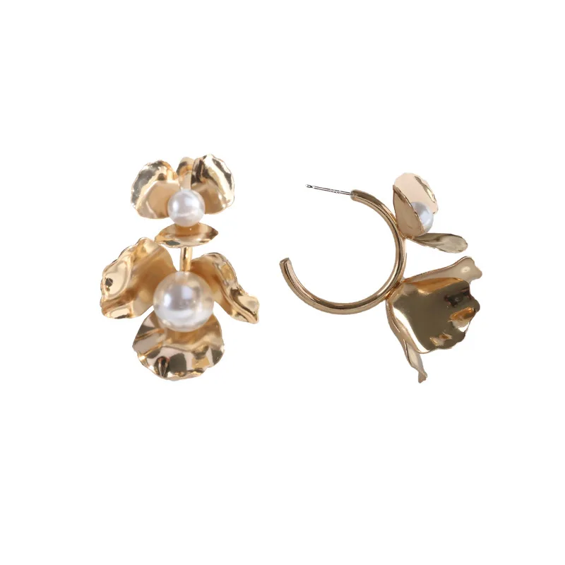 Wholesale Metal Flower Earrings Fashion Hot  Factory Pearl Ear Loop Geometric Elegant Brass Drop Earrings Silver Stud Pendiente