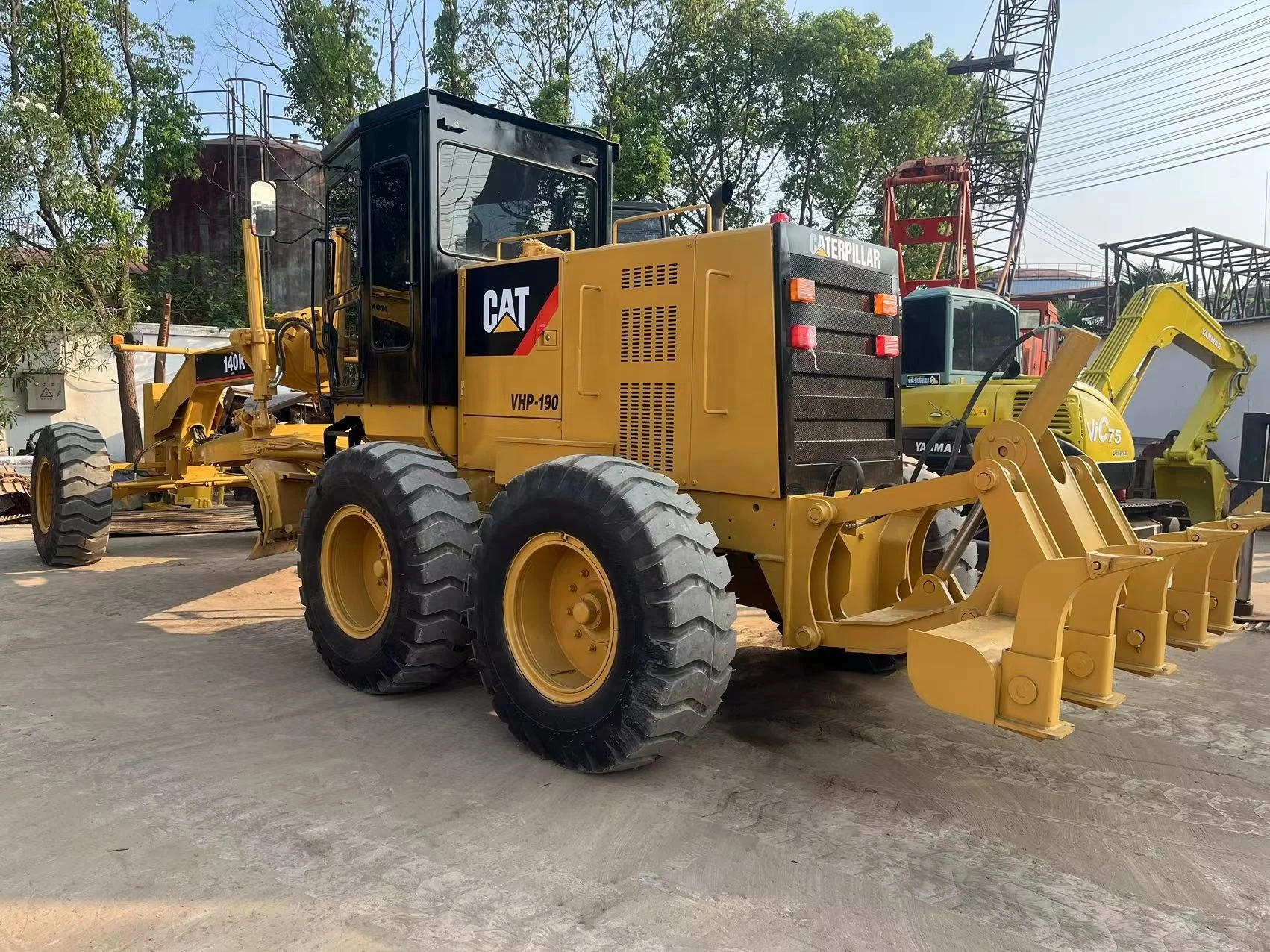 Used grader Caterpillar CAT 140K & 160H Motor Grader Machine Japan Made Front Loader with Skid Steer Drive